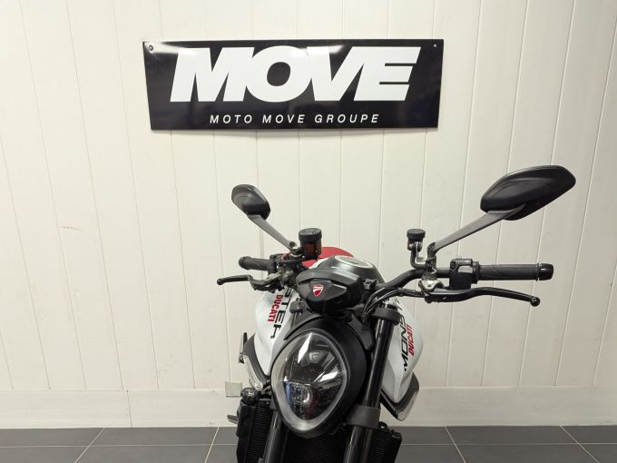 DUCATI MONSTER 937 4