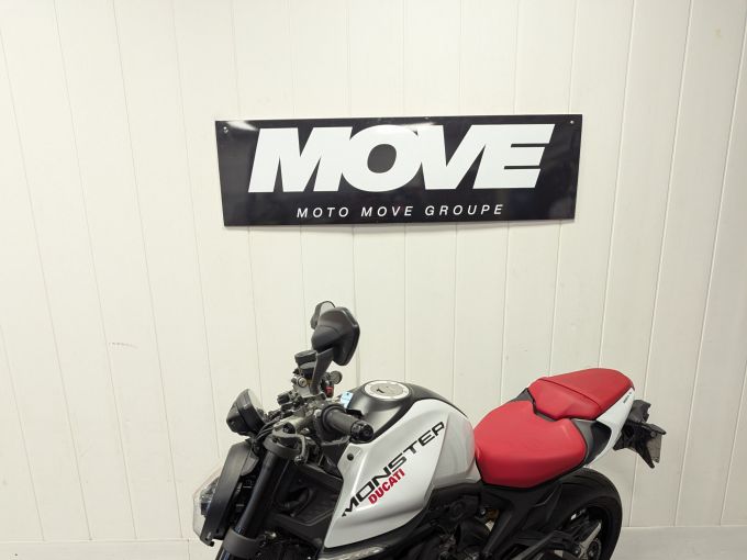 DUCATI MONSTER 937 4