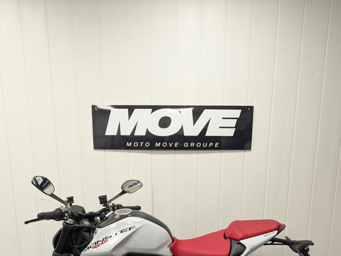 DUCATI MONSTER 937 4