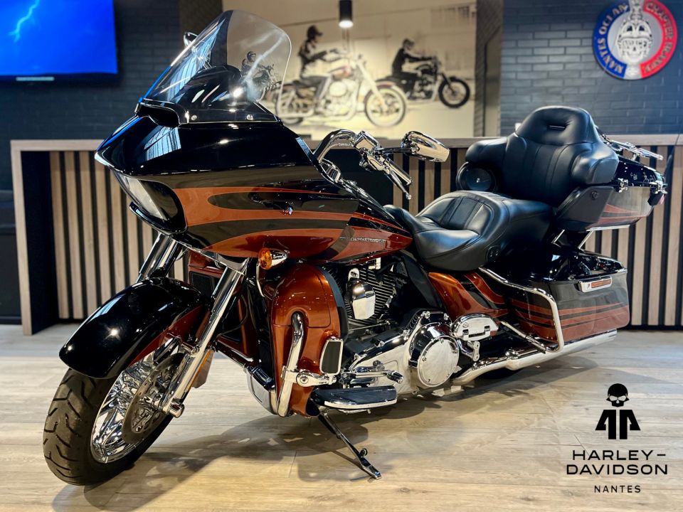 HARLEY-DAVIDSON TOURING ROAD GLIDE 1800 ULTRA CVO 4