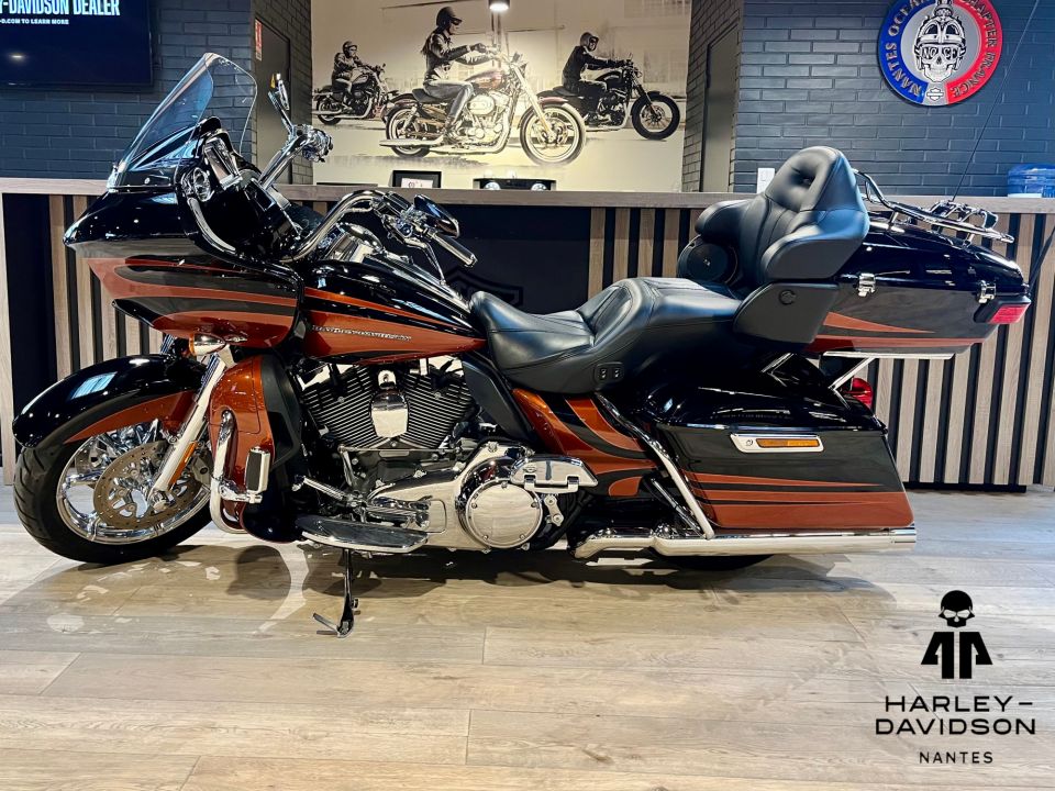 HARLEY-DAVIDSON TOURING ROAD GLIDE 1800 ULTRA CVO 4