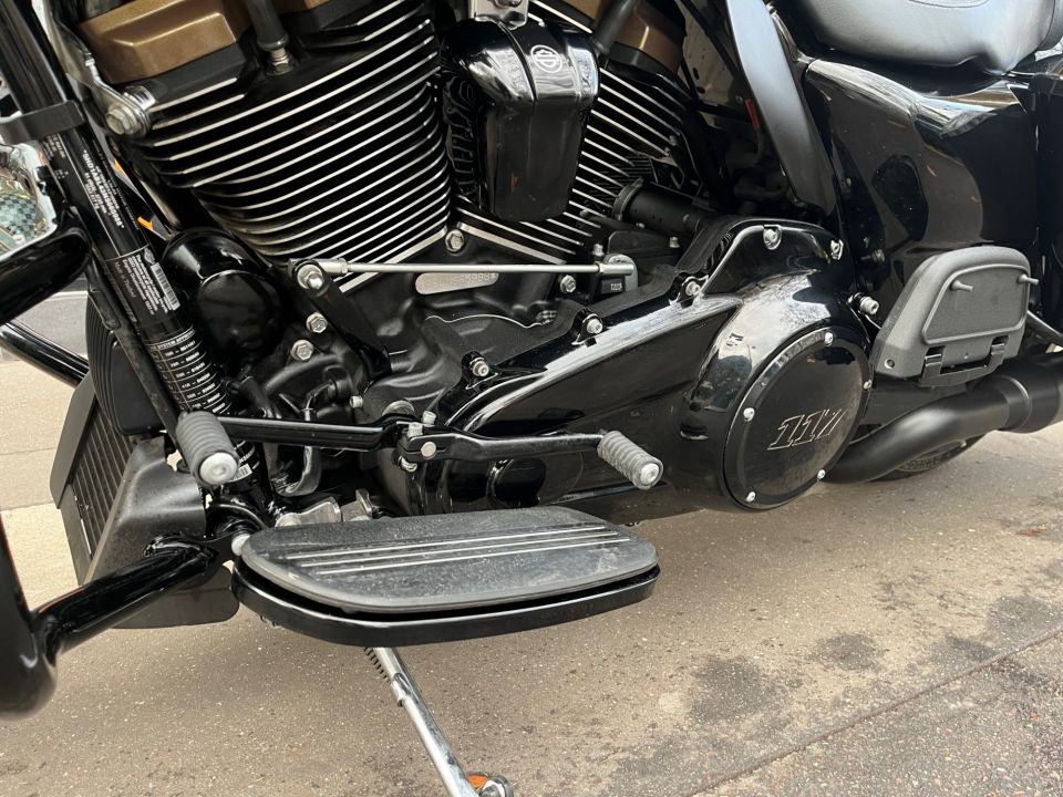 HARLEY-DAVIDSON TOURING STREET GLIDE 1923 ST 4