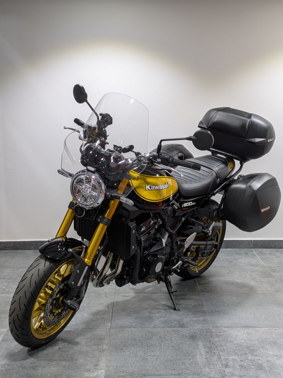 KAWASAKI Z 900 RS SE 4