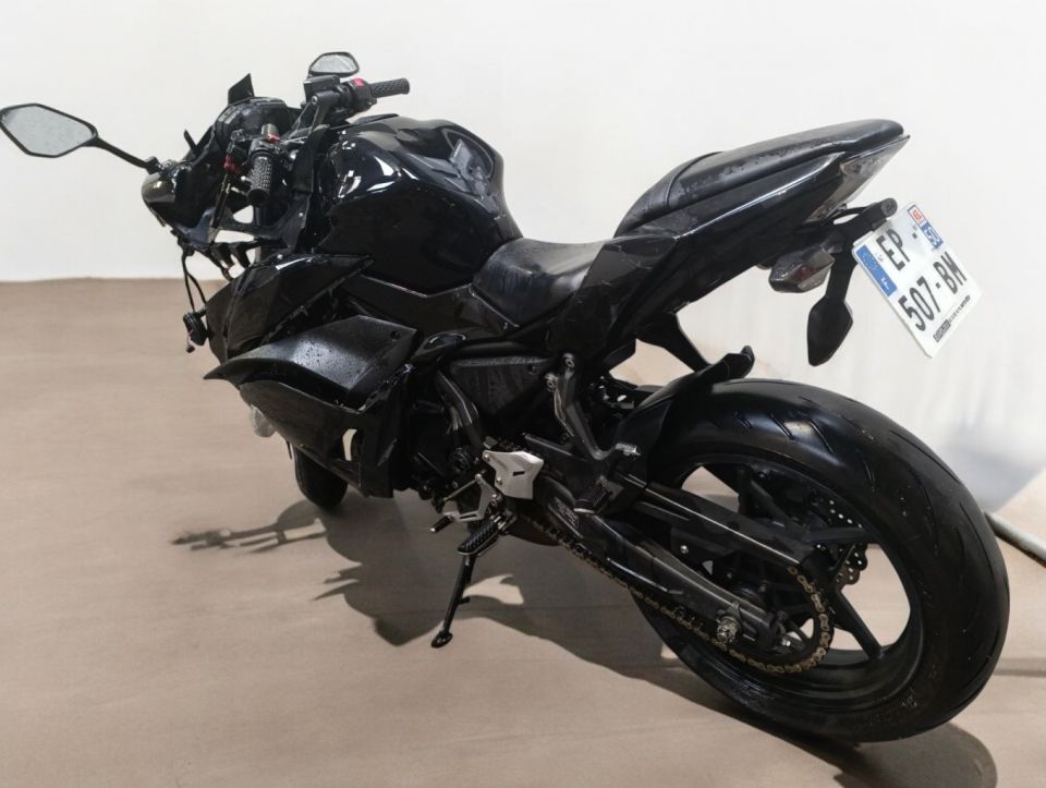 KAWASAKI NINJA 650 4