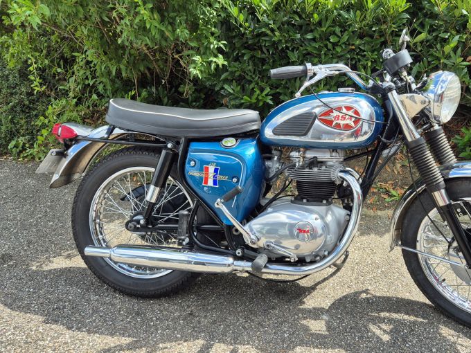 BSA THUNDERBOLT 4