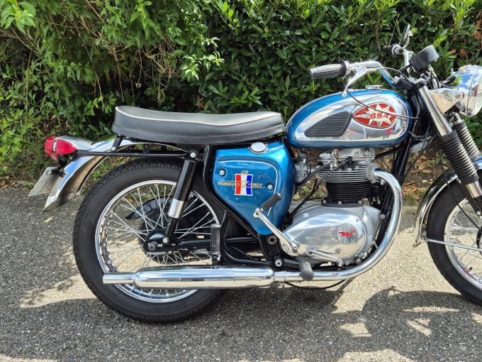 BSA THUNDERBOLT 4