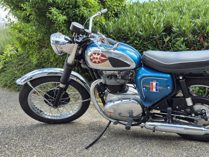 BSA THUNDERBOLT 4