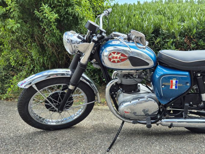 BSA THUNDERBOLT 4
