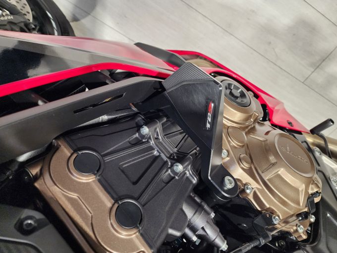 HONDA CBR 650  R 4