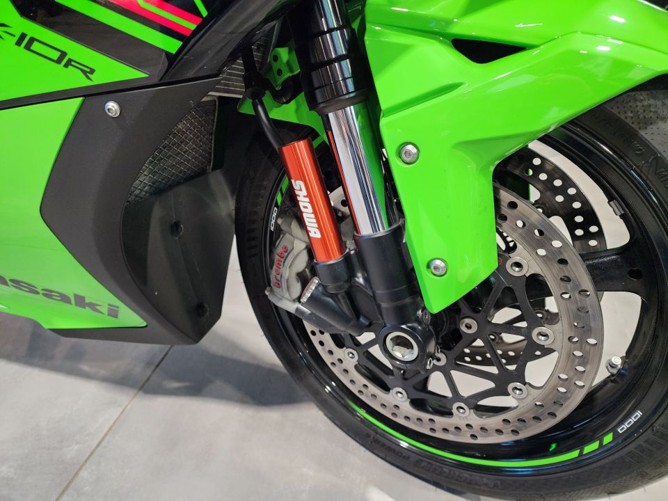 KAWASAKI ZX-10R 4
