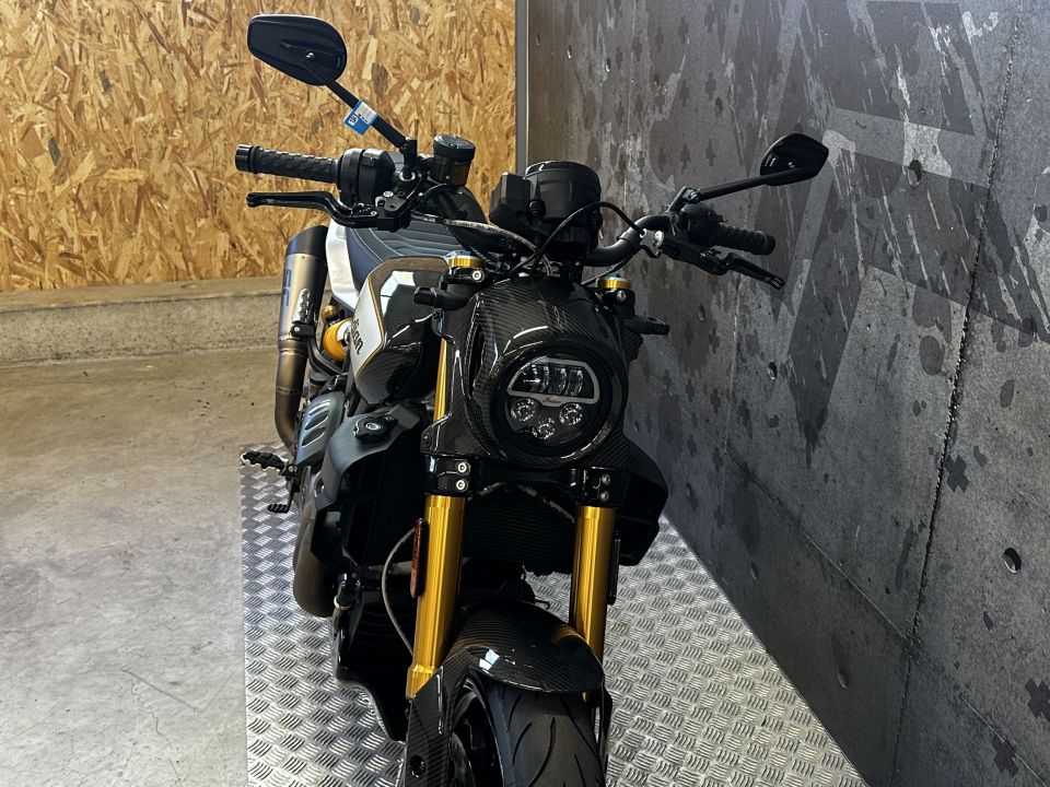 INDIAN FTR 1200 R CARBON 4