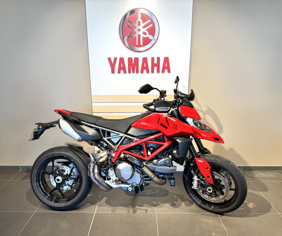 DUCATI HYPERMOTARD 4