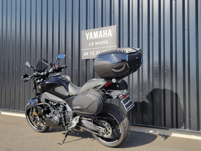 YAMAHA MT-09 4