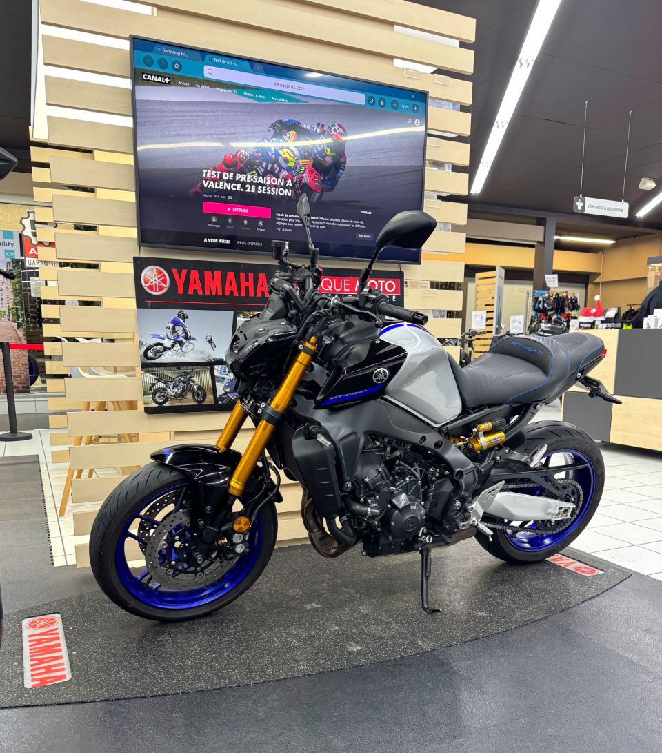 YAMAHA MT-09 SP 4