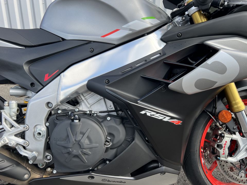 APRILIA RSV4 1100 4