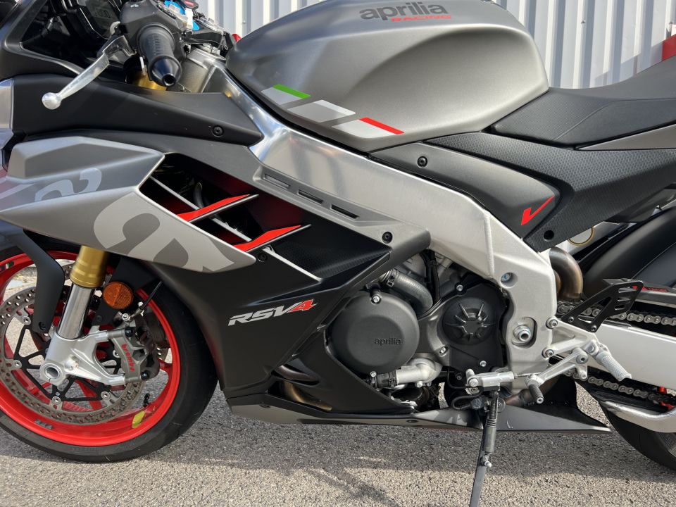 APRILIA RSV4 1100 4