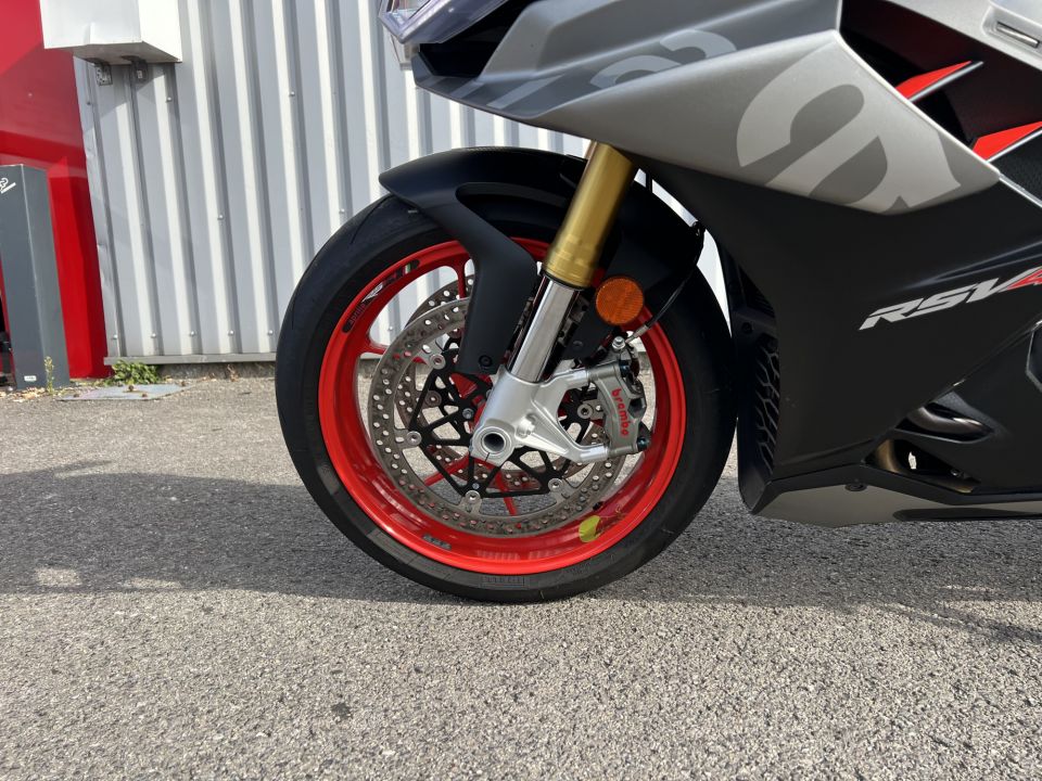 APRILIA RSV4 1100 4