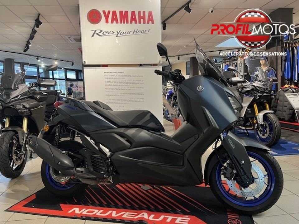 YAMAHA XMAX 125 4