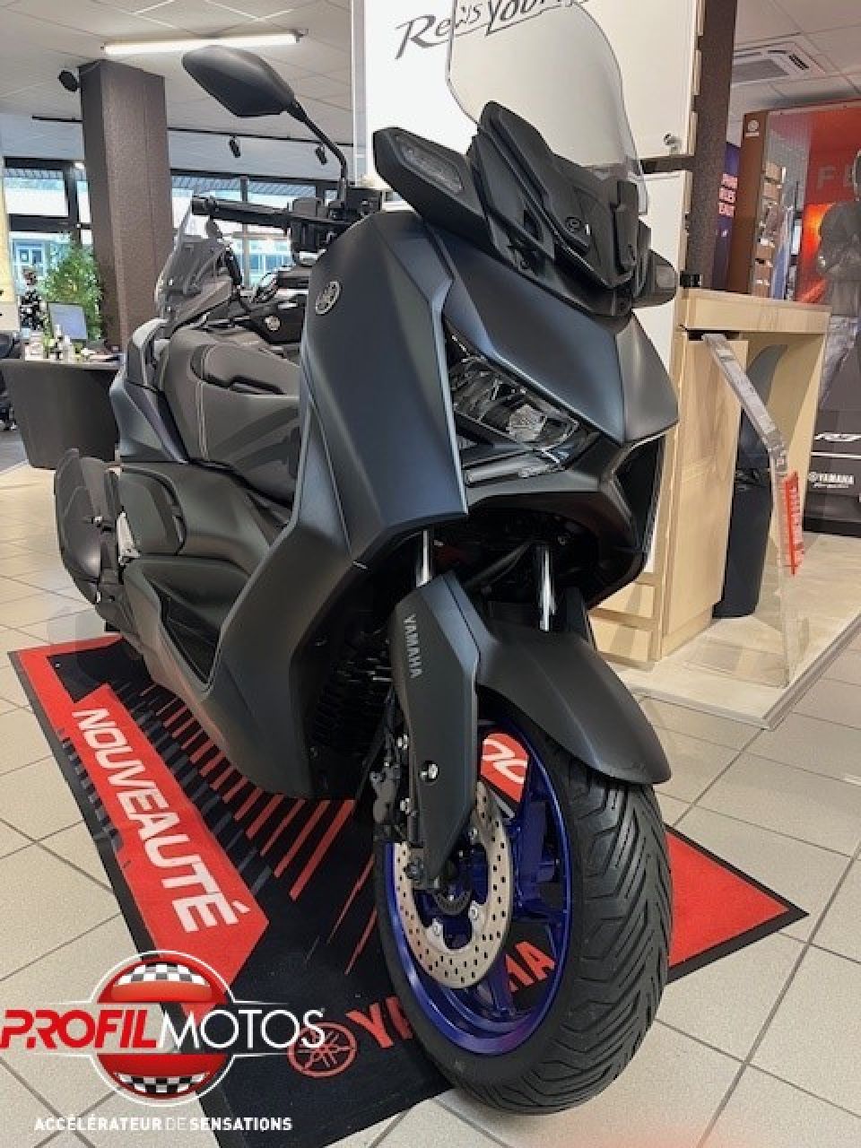 YAMAHA XMAX 125 4