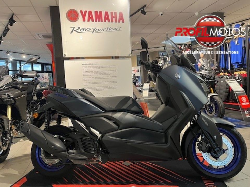 YAMAHA XMAX 125 4
