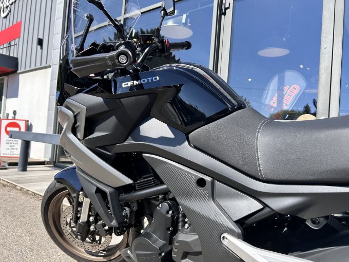 CF MOTO 700 MT 4