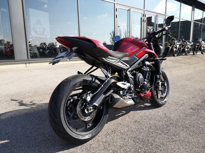 TRIUMPH STREET TRIPLE 765 RS 4