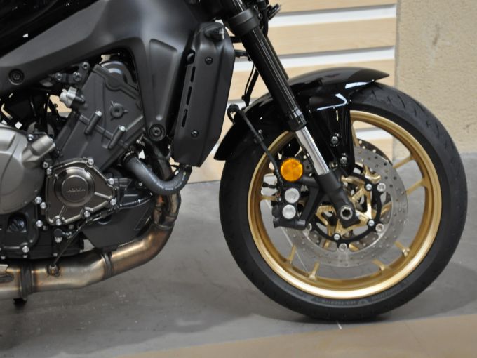 YAMAHA XSR 900 4