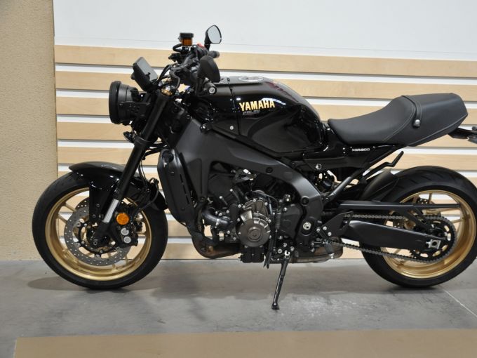YAMAHA XSR 900 4