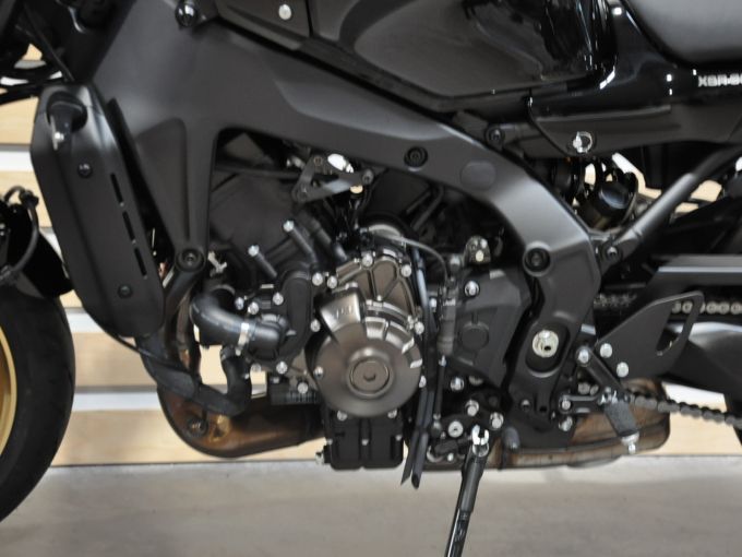 YAMAHA XSR 900 4