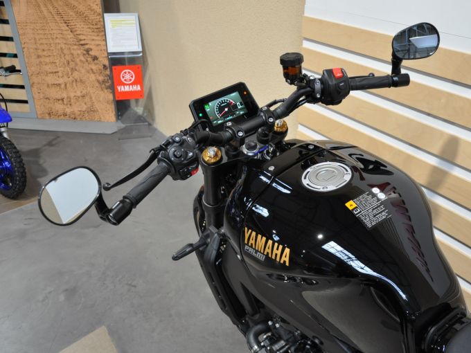YAMAHA XSR 900 4