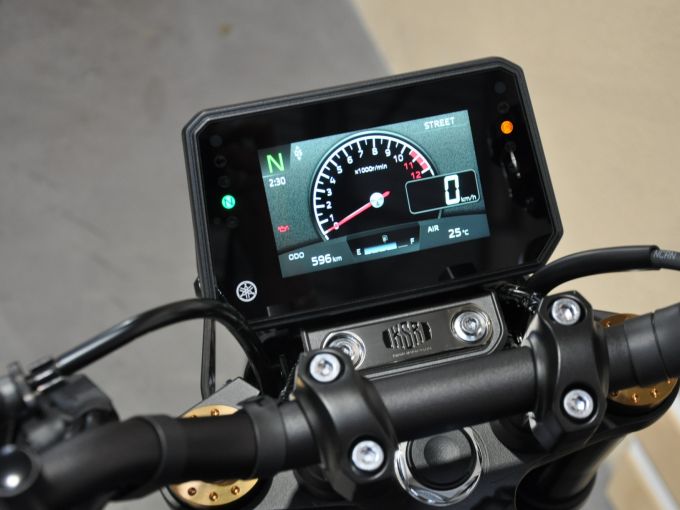 YAMAHA XSR 900 4