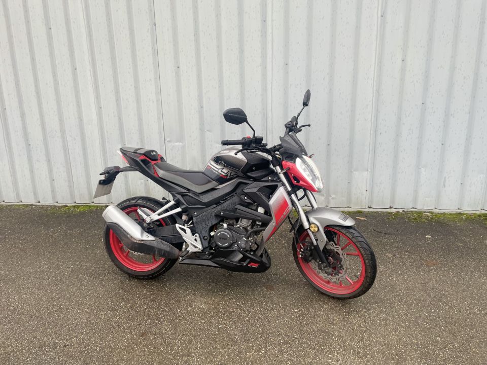 UM MOTORCYCLES X-STREET 125 / REVISEE / GARANTIE 4