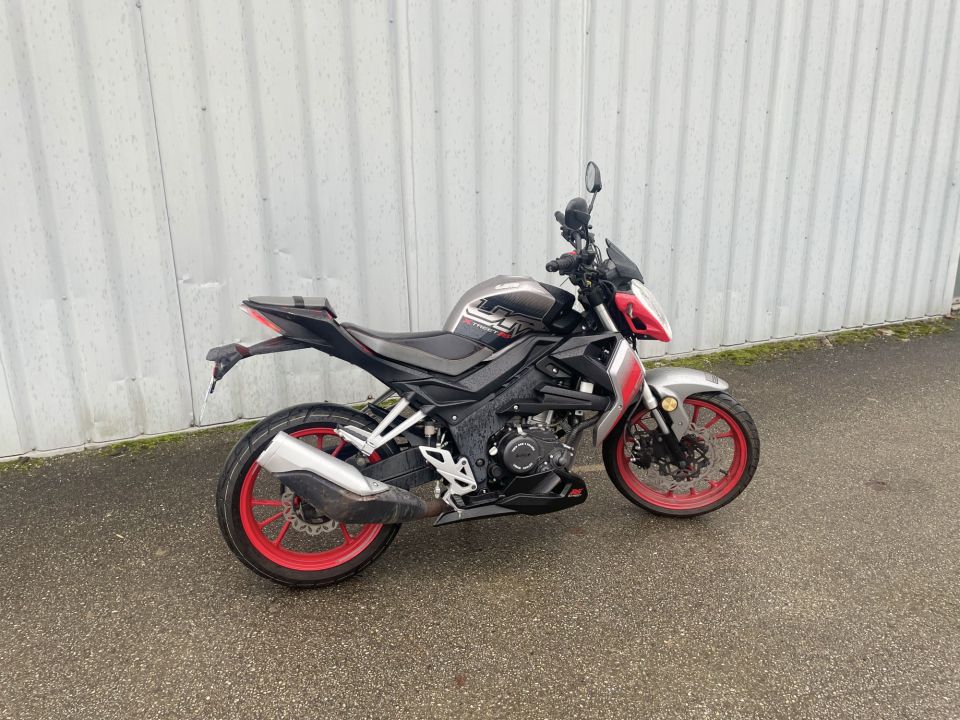 UM MOTORCYCLES X-STREET 125 / REVISEE / GARANTIE 4