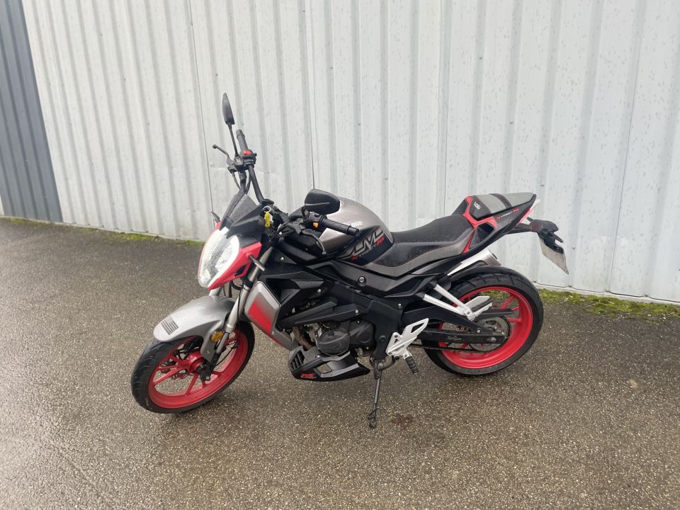 UM MOTORCYCLES X-STREET 125 / REVISEE / GARANTIE 4