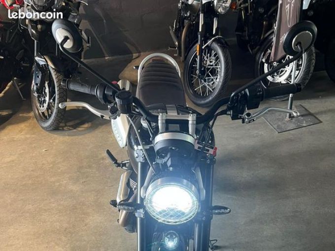 TRIUMPH SCRAMBLER 1200 XC 4