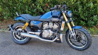 HYOSUNG GV 125 X BOBBER - 2025