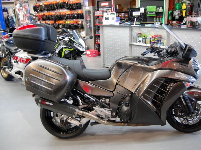 KAWASAKI GTR 1400 4