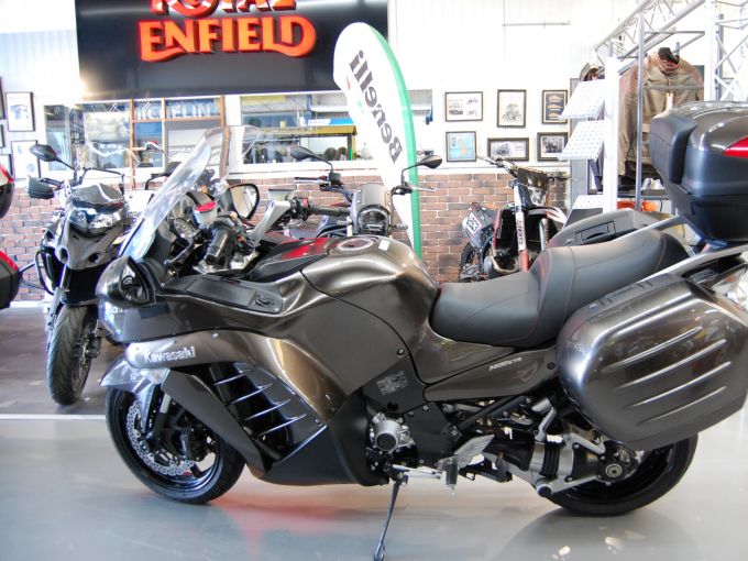 KAWASAKI GTR 1400 4
