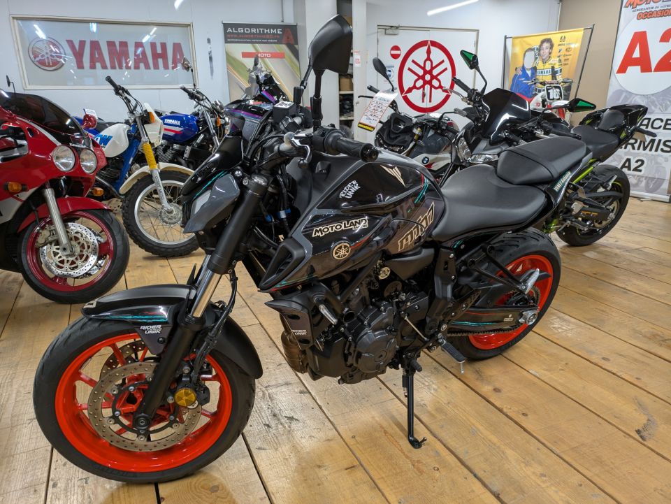 YAMAHA MT-07 (47.5CV) 4