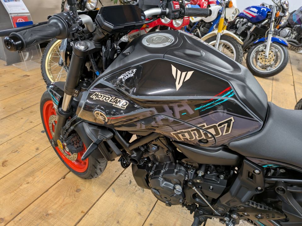 YAMAHA MT-07 (47.5CV) 4