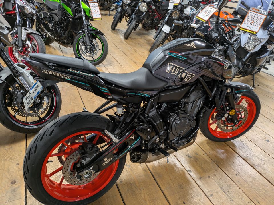 YAMAHA MT-07 (47.5CV) 4