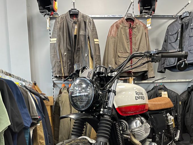 ROYAL ENFIELD INTERCEPTOR 4
