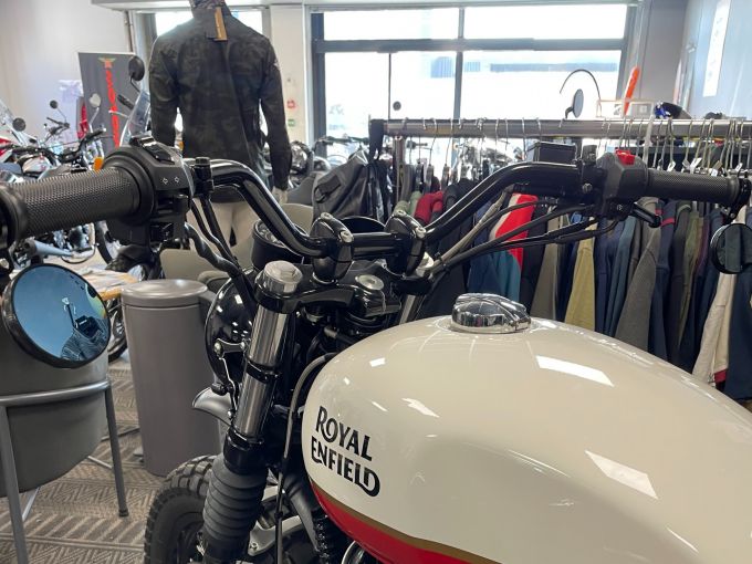 ROYAL ENFIELD INTERCEPTOR 4