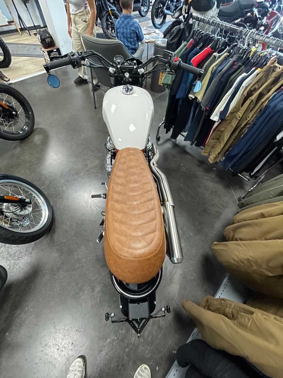 ROYAL ENFIELD INTERCEPTOR 4