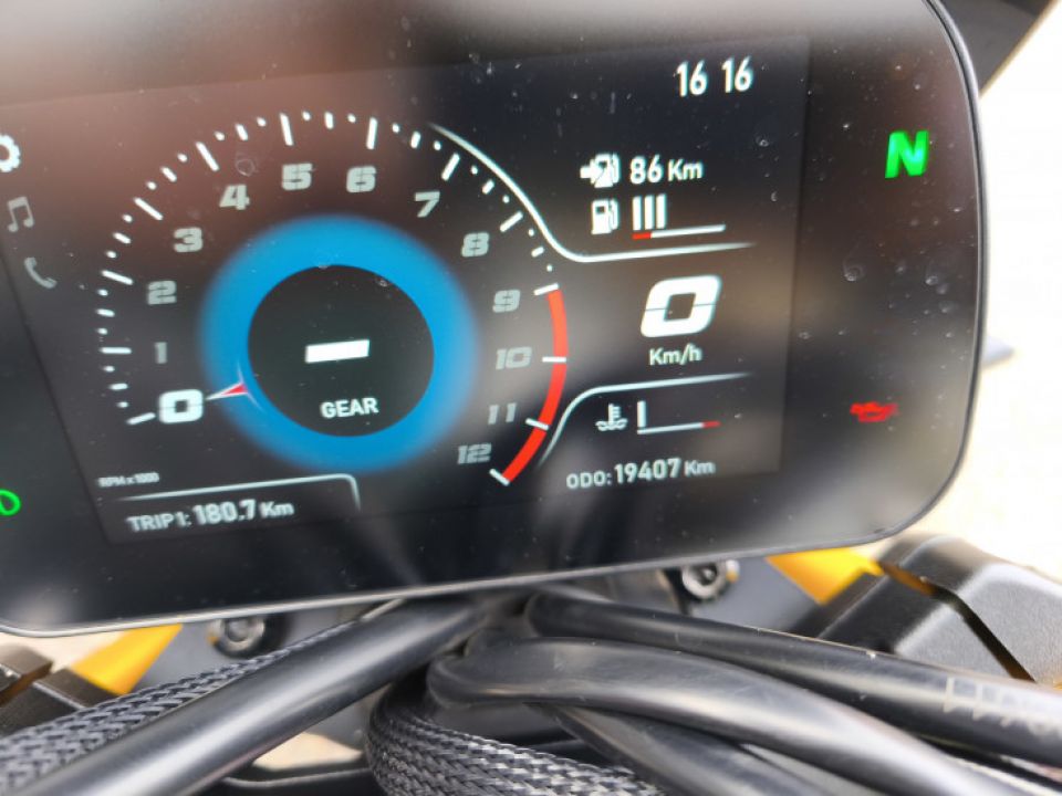 MOTO MORINI SEIEMMEZZO SCR 4