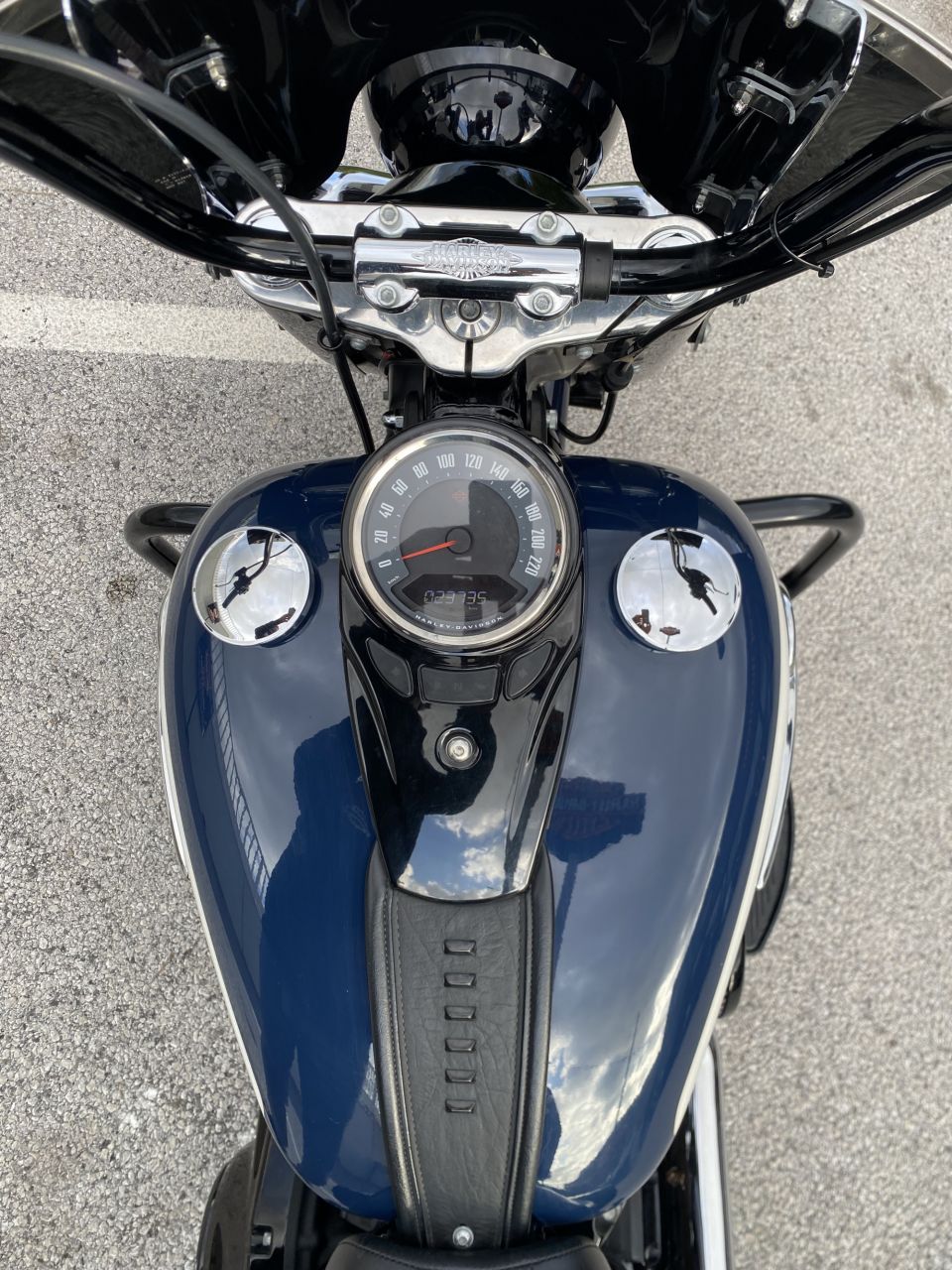 HARLEY-DAVIDSON SOFTAIL HERITAGE 1868 CLASSIC 4