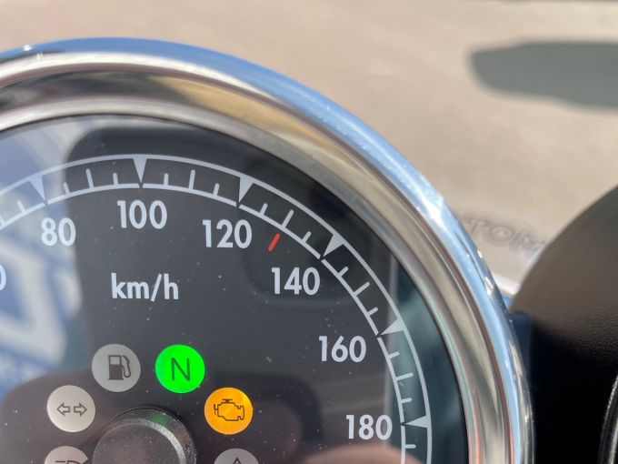 MOTO GUZZI V7 SPECIAL 4