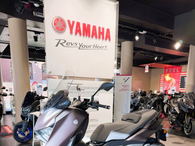 YAMAHA XMAX 125 TECH MAX 4