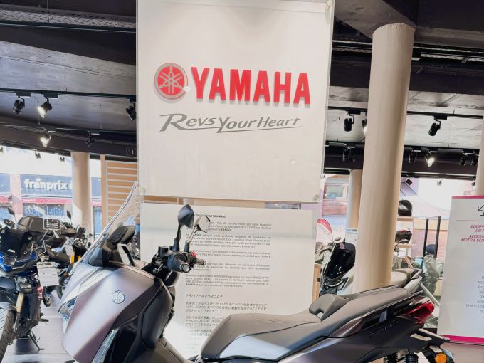 YAMAHA XMAX 125 TECH MAX 4