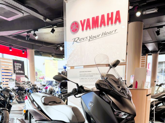 YAMAHA XMAX 125 TECH MAX 4